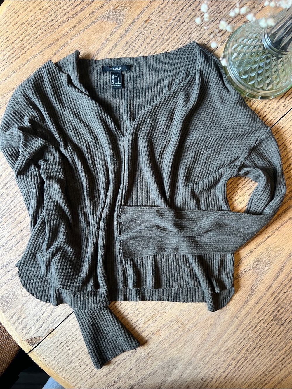 Forever 21 Ribbed V-Neck Lightweight Sweater Off Shoulder - Olive Green
